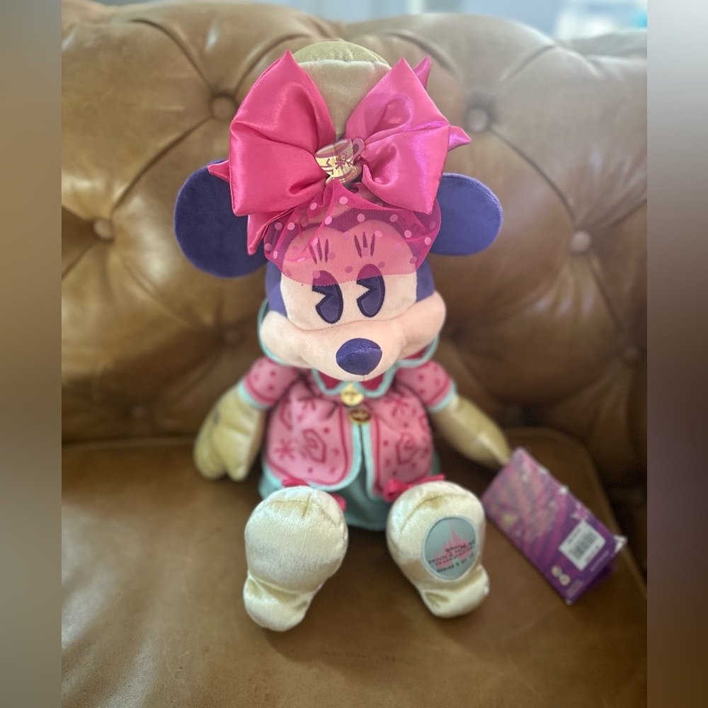 Disney The Main Attraction Minnie Mouse Limited Release - Picture 7 of 10